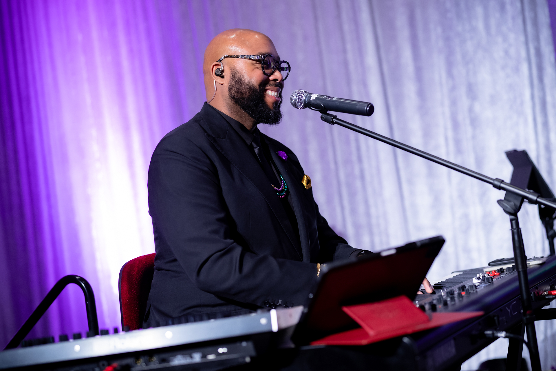 Melvin Johnson performing at the Memory Ball